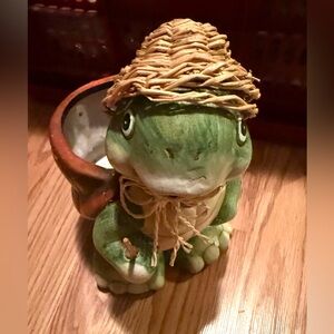 Vintage ceramic turtle planter/garden statue with straw hat and pot on its back
